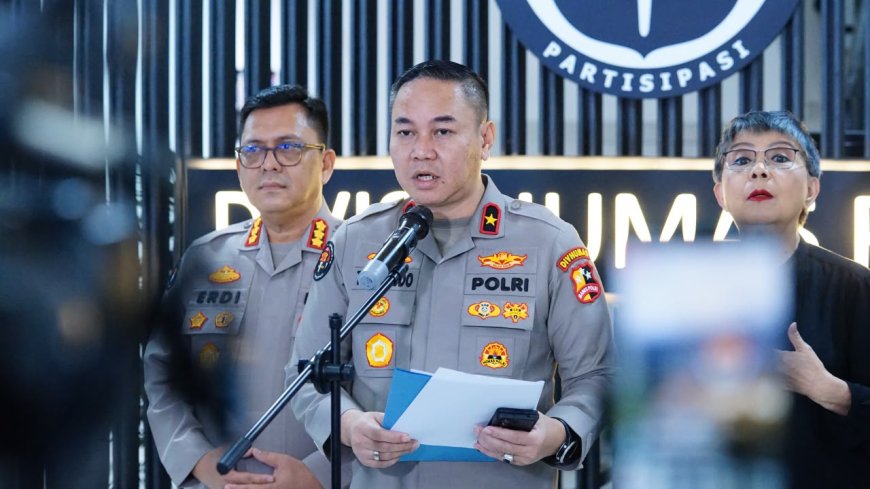 Polri Berhasil Evakuasi Ratusan Warga Terdampak Banjir di Padang, Ratusan Personel Brimob Dikerahkan